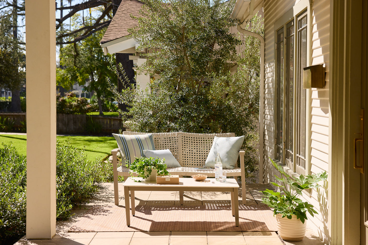 Geneva Loveseat